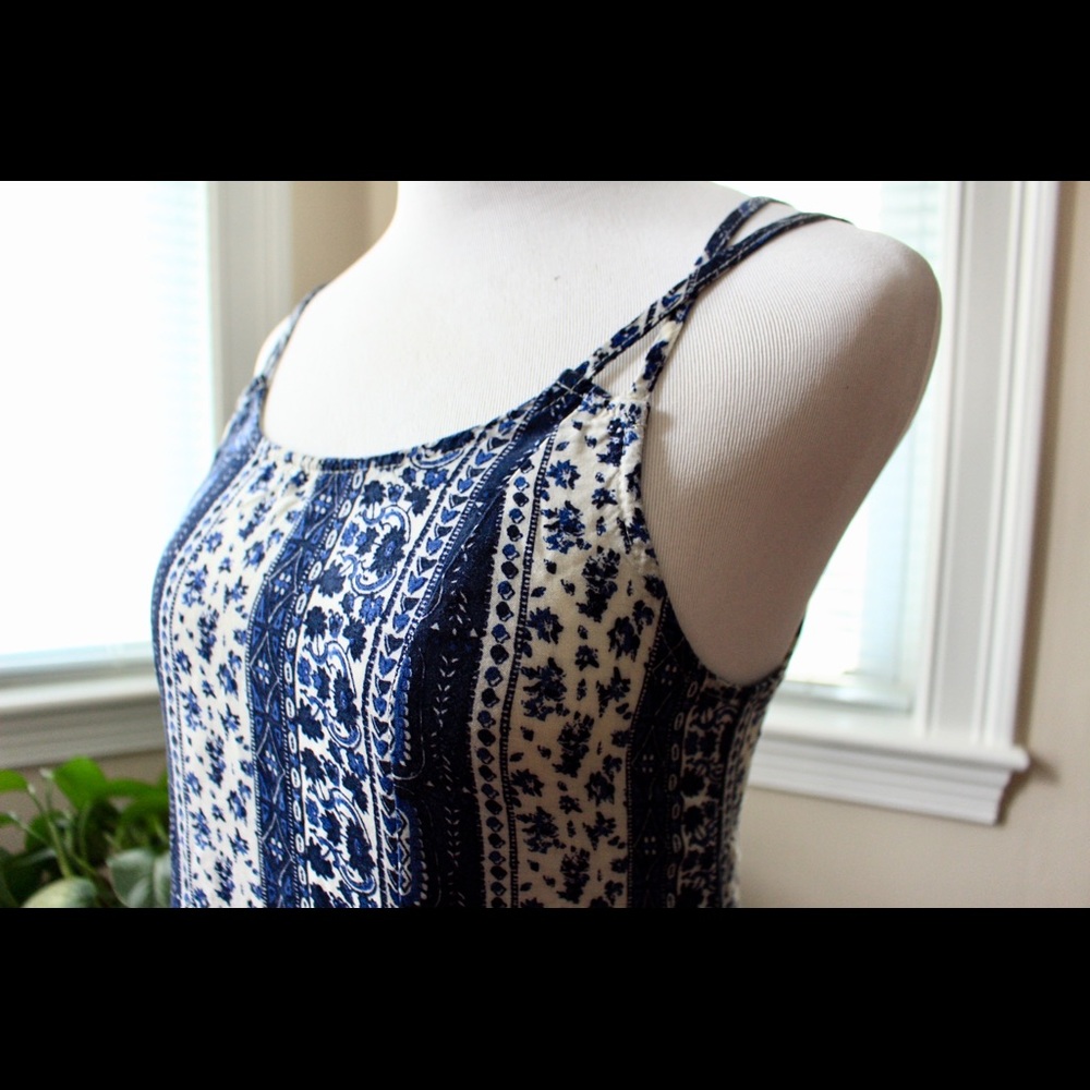 Hollister- Cross tie-back sundress
